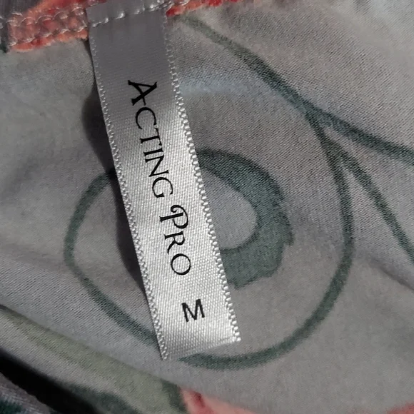 Skirts - Picture 8 of 9